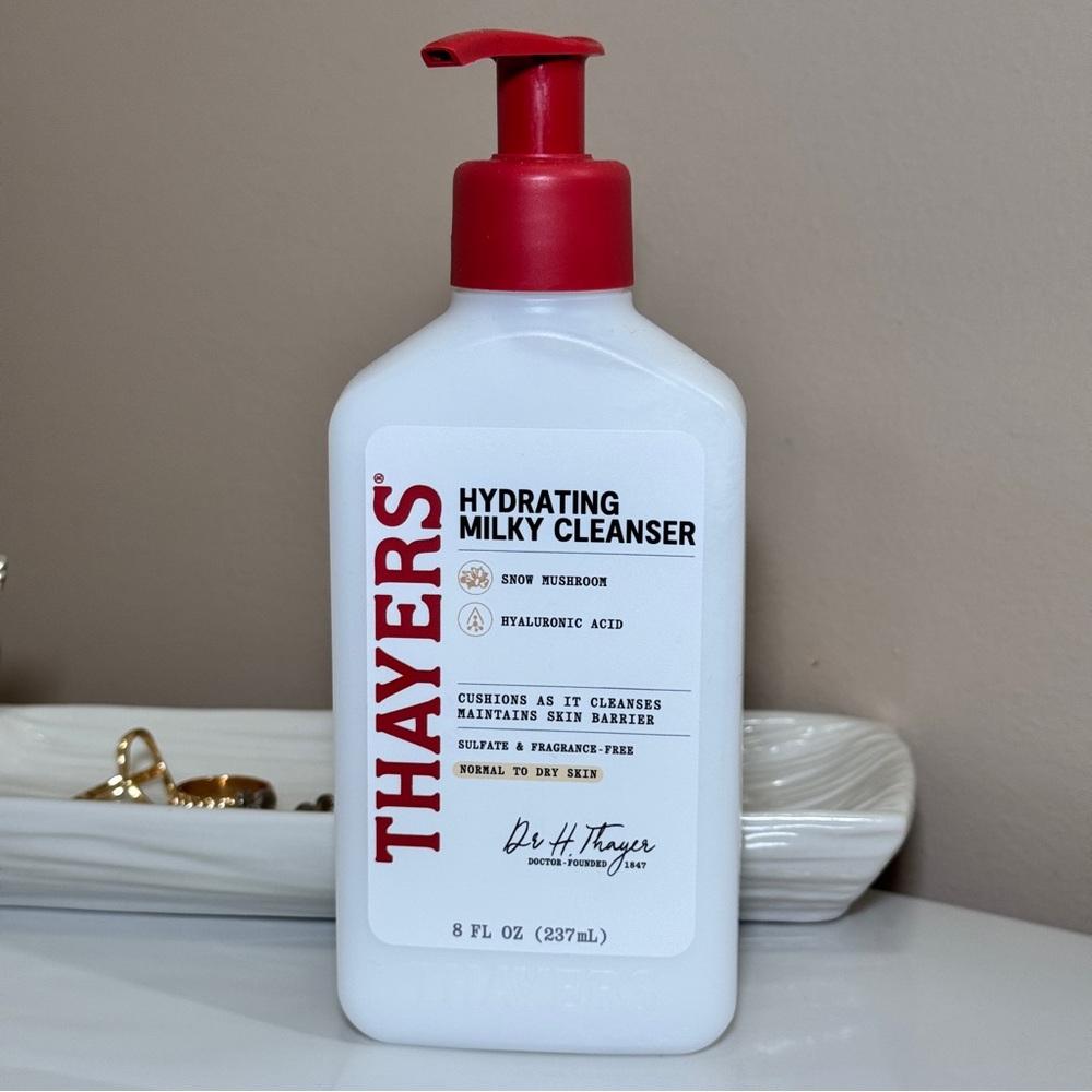 Thayers Hydrating Milky Cleanser 8 oz NEW Snow Mushroom Hyaluronic Acid
